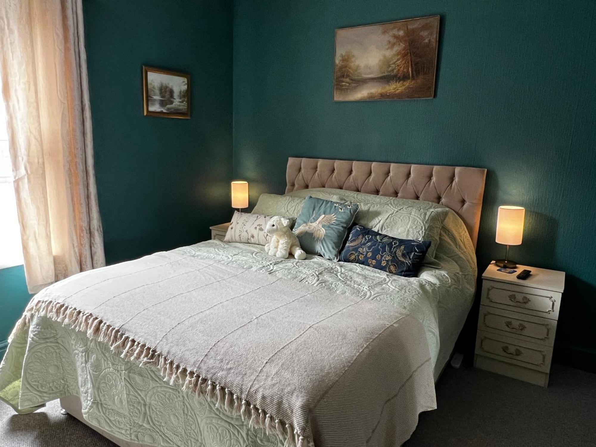 Robin'S Hollow: 2Bd Home Near Wrexham Afc ภายนอก รูปภาพ