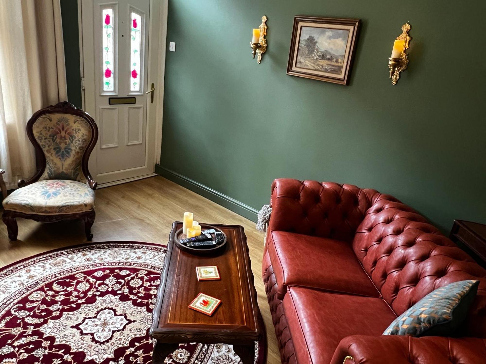 Robin'S Hollow: 2Bd Home Near Wrexham Afc ภายนอก รูปภาพ
