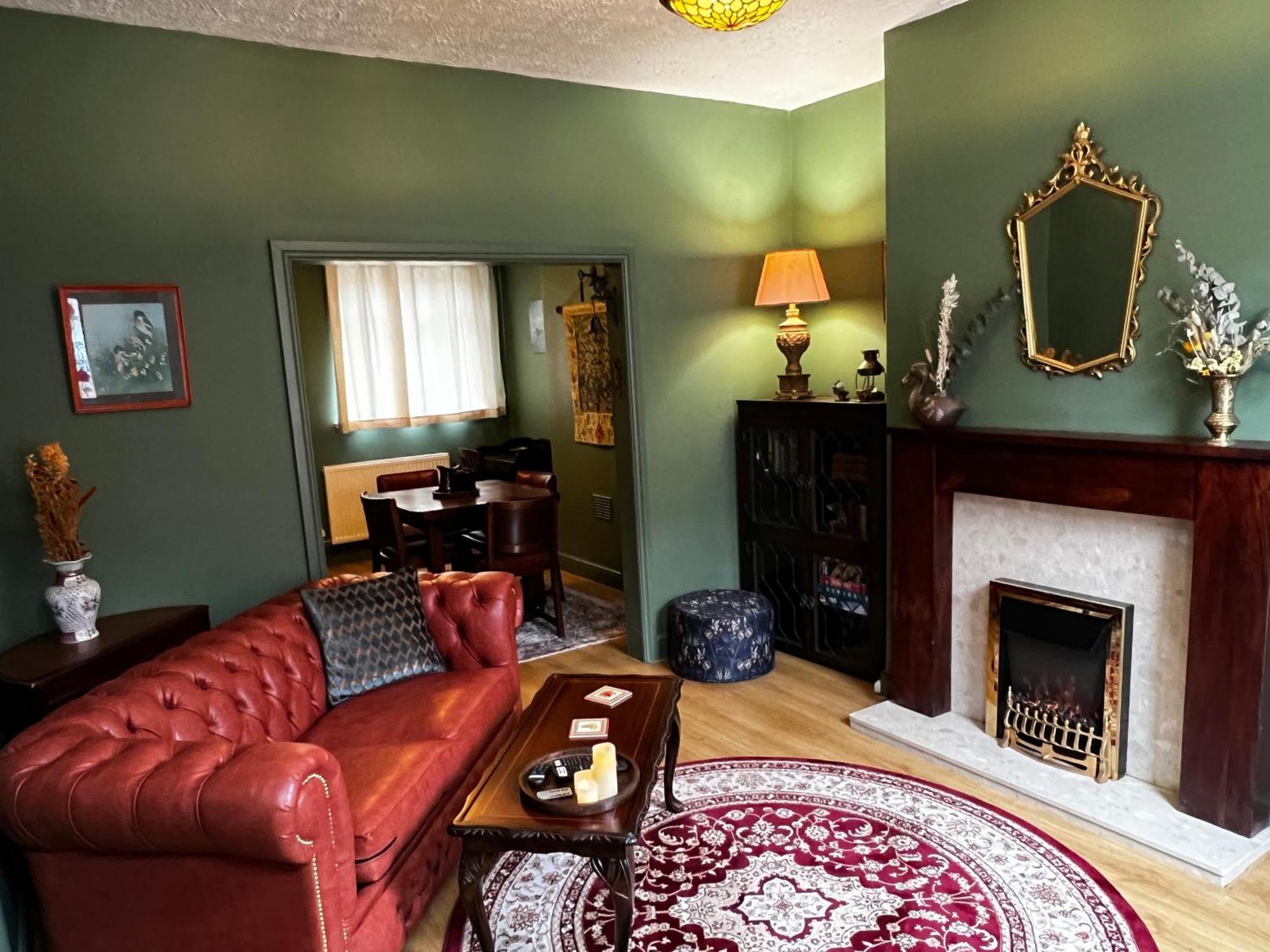 Robin'S Hollow: 2Bd Home Near Wrexham Afc ภายนอก รูปภาพ