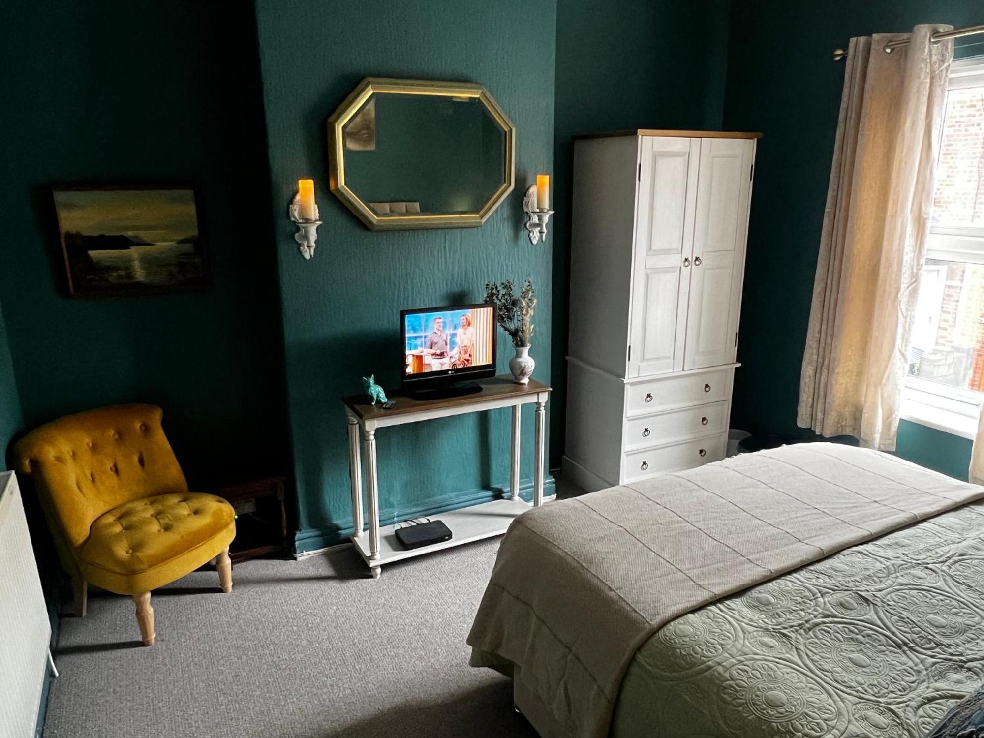 Robin'S Hollow: 2Bd Home Near Wrexham Afc ภายนอก รูปภาพ