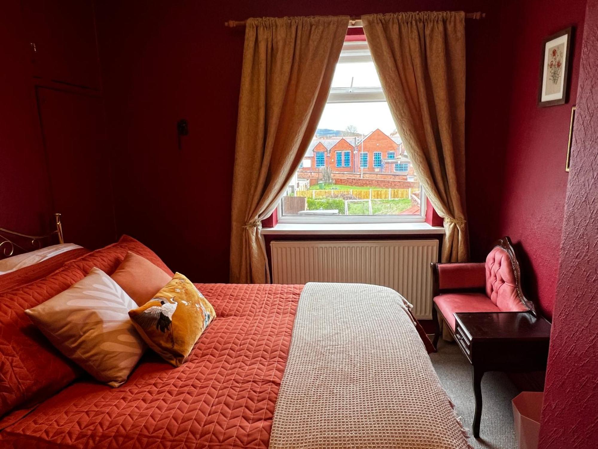 Robin'S Hollow: 2Bd Home Near Wrexham Afc ภายนอก รูปภาพ