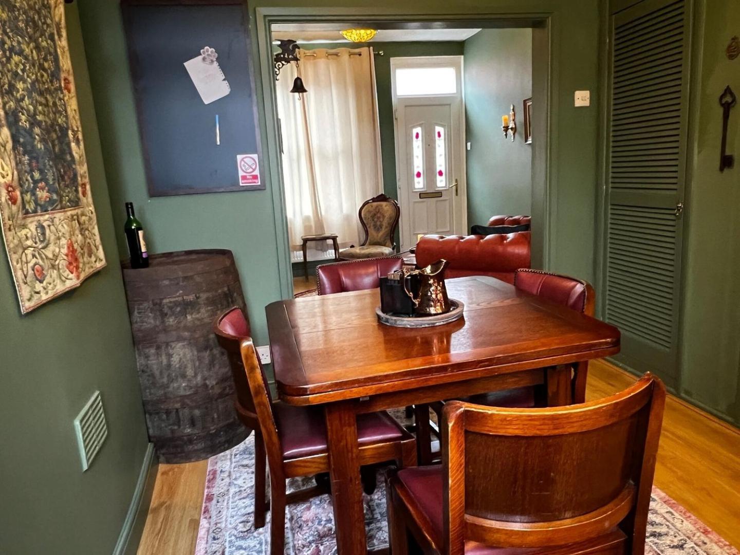 Robin'S Hollow: 2Bd Home Near Wrexham Afc ภายนอก รูปภาพ